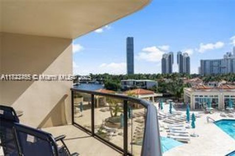 Condominio en venta en Aventura, Florida, 2 dormitorios, 141.4 m2 № 1787113 - foto 3