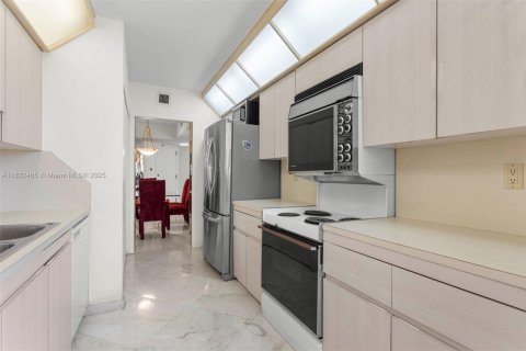 Condominio en venta en Aventura, Florida, 2 dormitorios, 141.4 m2 № 1787113 - foto 15