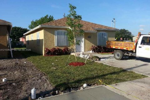 Villa ou maison à Miami, Floride 4 chambres, 228.54 m2 № 2407591