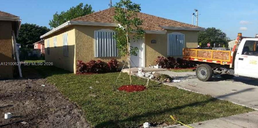 Villa ou maison à Miami, Floride 4 chambres, 228.54 m2 № 2407591