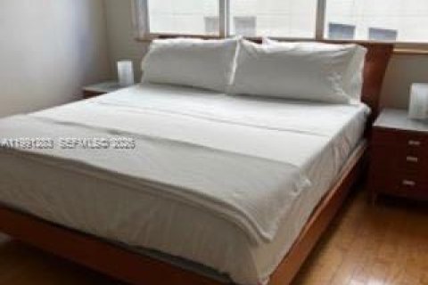 Condo in Miami Beach, Florida, 1 bedroom  № 2057522 - photo 9