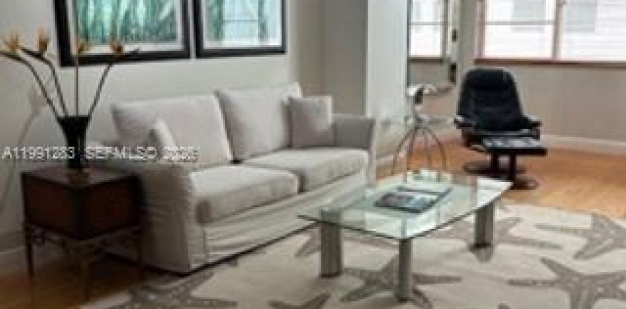 Condo in Miami Beach, Florida, 1 bedroom  № 2057522