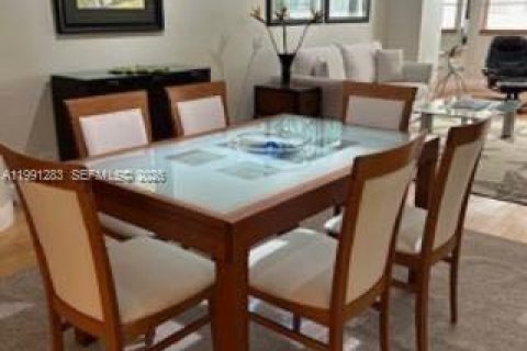Condo in Miami Beach, Florida, 1 bedroom  № 2057522 - photo 6