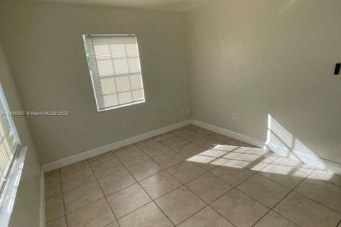 Купить виллу или дом в Порт-Шарлотт, Флорида 2 спальни, 75.44м2, № 1956939 - фото 23