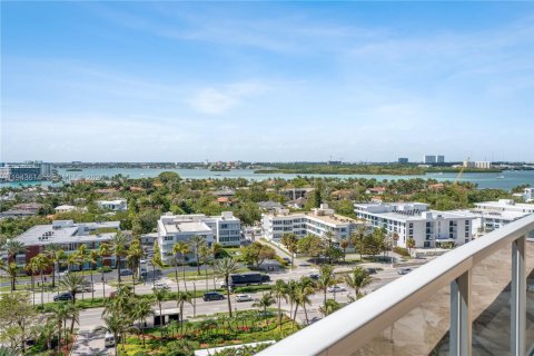 Condo in Bal Harbour, Florida, 4 bedrooms  № 2009880 - photo 24