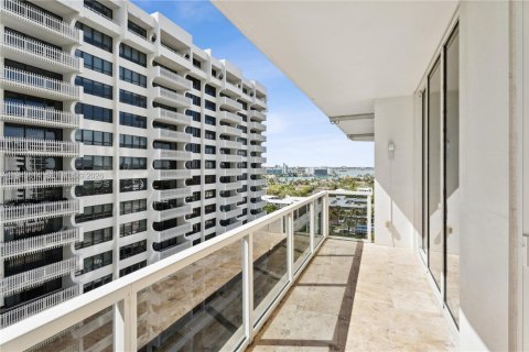 Condo in Bal Harbour, Florida, 4 bedrooms  № 2009880 - photo 20
