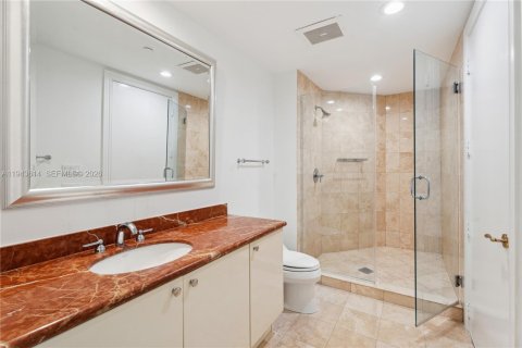 Condo in Bal Harbour, Florida, 4 bedrooms  № 2009880 - photo 12