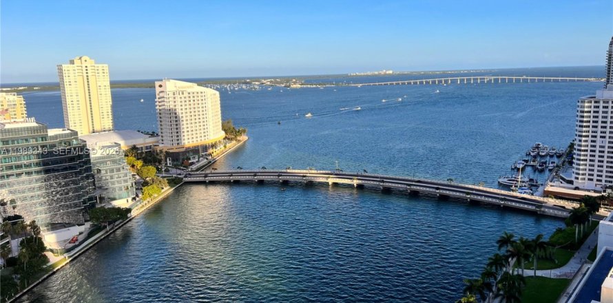 Кондоминиум с 3 спальнями в Майами, Флорида № 2051505