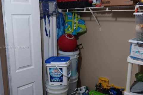 Copropriété à vendre à Hialeah, Floride: 2 chambres, 102.75 m2 № 1933787 - photo 7