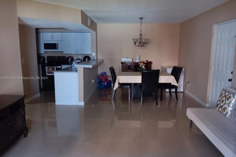 Copropriété à vendre à Hialeah, Floride: 2 chambres, 102.75 m2 № 1933787 - photo 23