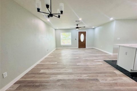 House in Gibsonton, Florida 3 bedrooms, 130.53 sq.m. № 1831869 - photo 6