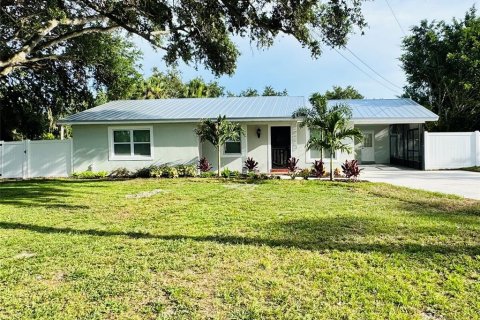 House in Gibsonton, Florida 3 bedrooms, 130.53 sq.m. № 1831869 - photo 1