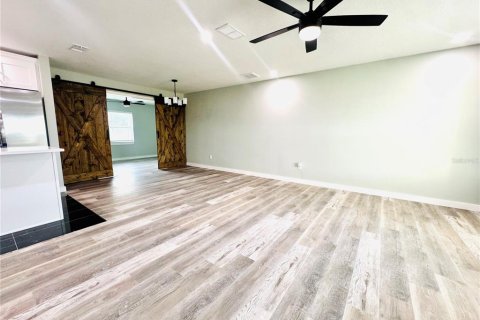 House in Gibsonton, Florida 3 bedrooms, 130.53 sq.m. № 1831869 - photo 5