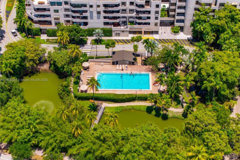 Condo in Key Biscayne, Florida, 4 bedrooms  № 1938877 - photo 24