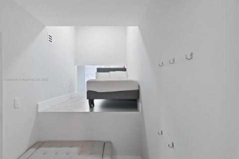 Condo in Key Biscayne, Florida, 4 bedrooms  № 1938877 - photo 19