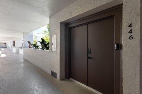 Condo in Key Biscayne, Florida, 4 bedrooms  № 1938877 - photo 23