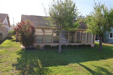 House in Winter Haven, Florida 3 bedrooms, 155.52 sq.m. № 2213187 - photo 8