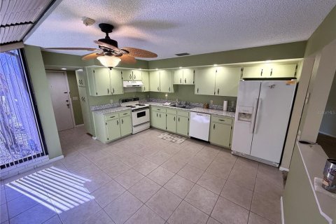 House in Winter Haven, Florida 3 bedrooms, 155.52 sq.m. № 2213187 - photo 13