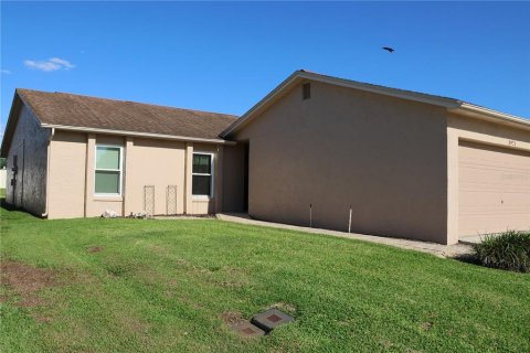 House in Winter Haven, Florida 3 bedrooms, 155.52 sq.m. № 2213187 - photo 6