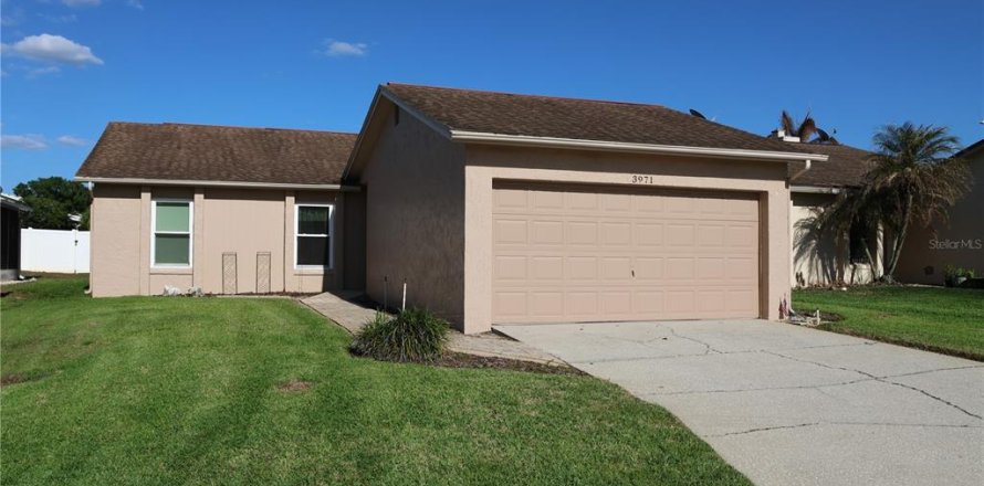 House in Winter Haven, Florida 3 bedrooms, 155.52 sq.m. № 2213187