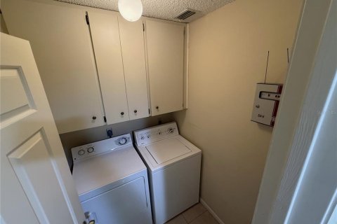 House in Winter Haven, Florida 3 bedrooms, 155.52 sq.m. № 2213187 - photo 19