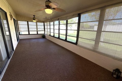 House in Winter Haven, Florida 3 bedrooms, 155.52 sq.m. № 2213187 - photo 18