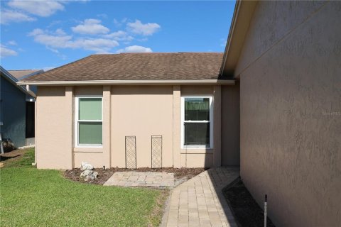House in Winter Haven, Florida 3 bedrooms, 155.52 sq.m. № 2213187 - photo 5