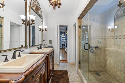 Купить виллу или дом в Майами-Бич, Флорида 5 спален, 430.69м2, № 1975721 - фото 30