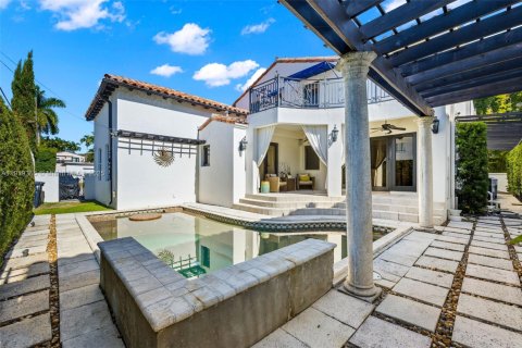 Купить виллу или дом в Майами-Бич, Флорида 5 спален, 430.69м2, № 1975721 - фото 18