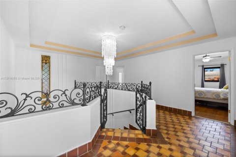 Купить виллу или дом в Майами-Бич, Флорида 5 спален, 430.69м2, № 1975721 - фото 27