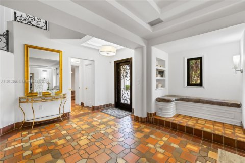 Купить виллу или дом в Майами-Бич, Флорида 5 спален, 430.69м2, № 1975721 - фото 7