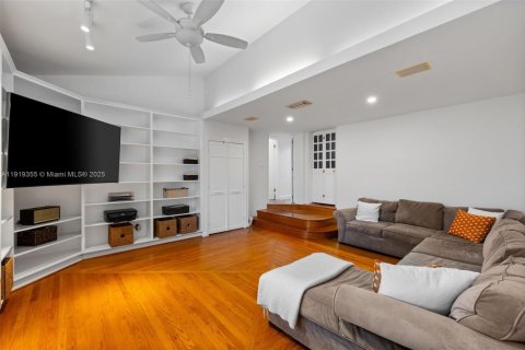 Купить виллу или дом в Майами-Бич, Флорида 5 спален, 430.69м2, № 1975721 - фото 12