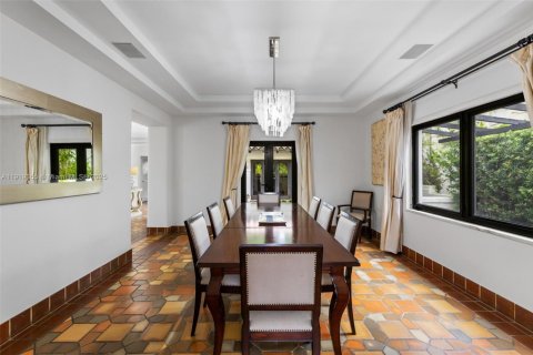 Купить виллу или дом в Майами-Бич, Флорида 5 спален, 430.69м2, № 1975721 - фото 21