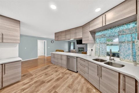 Casa en venta en Lakeland, Florida, 4 dormitorios, 230.86 m2 № 2215777 - foto 8
