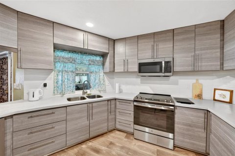Casa en venta en Lakeland, Florida, 4 dormitorios, 230.86 m2 № 2215777 - foto 7
