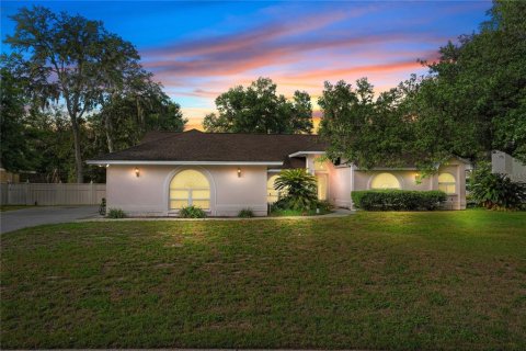 House in Lakeland, Florida 4 bedrooms, 230.86 sq.m. № 2215777