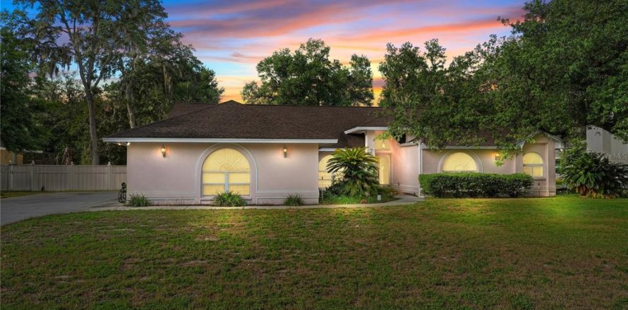 Casa en Lakeland, Florida 4 dormitorios, 230.86 m2 № 2215777
