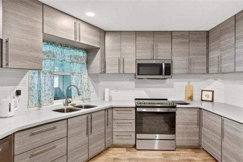 Casa en venta en Lakeland, Florida, 4 dormitorios, 230.86 m2 № 2215777 - foto 11