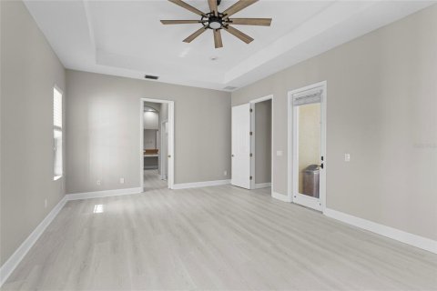House in Sarasota, Florida 5 bedrooms, 365.48 sq.m. № 2116697 - photo 20