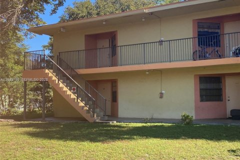 Condo in Tamarac, Florida, 2 bedrooms  № 2068749 - photo 15