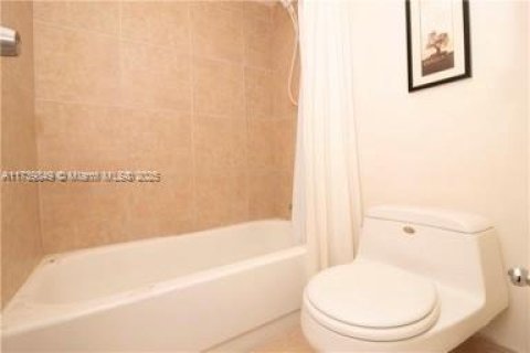 Copropriété à vendre à Sunny Isles Beach, Floride: 2 chambres, 141.3 m2 № 1867591 - photo 24