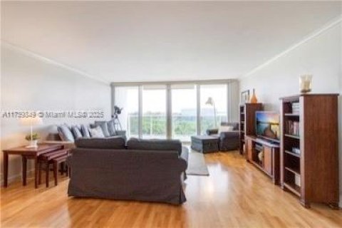 Copropriété à vendre à Sunny Isles Beach, Floride: 2 chambres, 141.3 m2 № 1867591 - photo 17