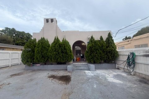 House in Miami, Florida 3 bedrooms, 102.19 sq.m. № 2392808 - photo 18