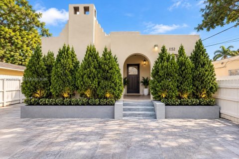 House in Miami, Florida 3 bedrooms, 102.19 sq.m. № 2392808