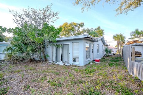 Villa ou maison à vendre à Indian Rocks Beach, Floride: 2 chambres, 100.33 m2 № 2128751 - photo 21