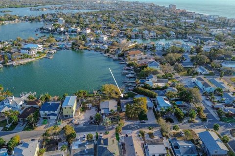 Villa ou maison à vendre à Indian Rocks Beach, Floride: 2 chambres, 100.33 m2 № 2128751 - photo 7