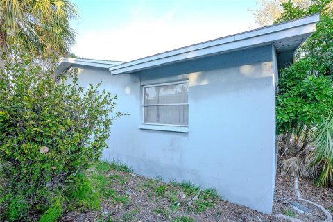 Villa ou maison à vendre à Indian Rocks Beach, Floride: 2 chambres, 100.33 m2 № 2128751 - photo 25