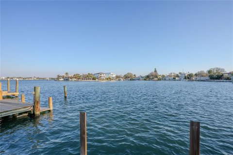 Casa en Indian Rocks Beach, Florida 2 dormitorios, 100.33 m2 № 2128751