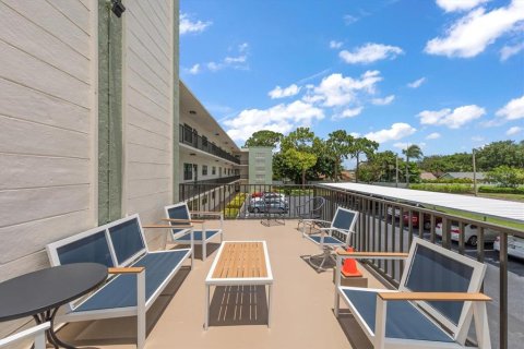 Condo in Saint Petersburg, Florida, 2 bedrooms  № 2150664 - photo 5