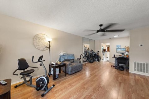 Condo in Saint Petersburg, Florida, 2 bedrooms  № 2150664 - photo 25